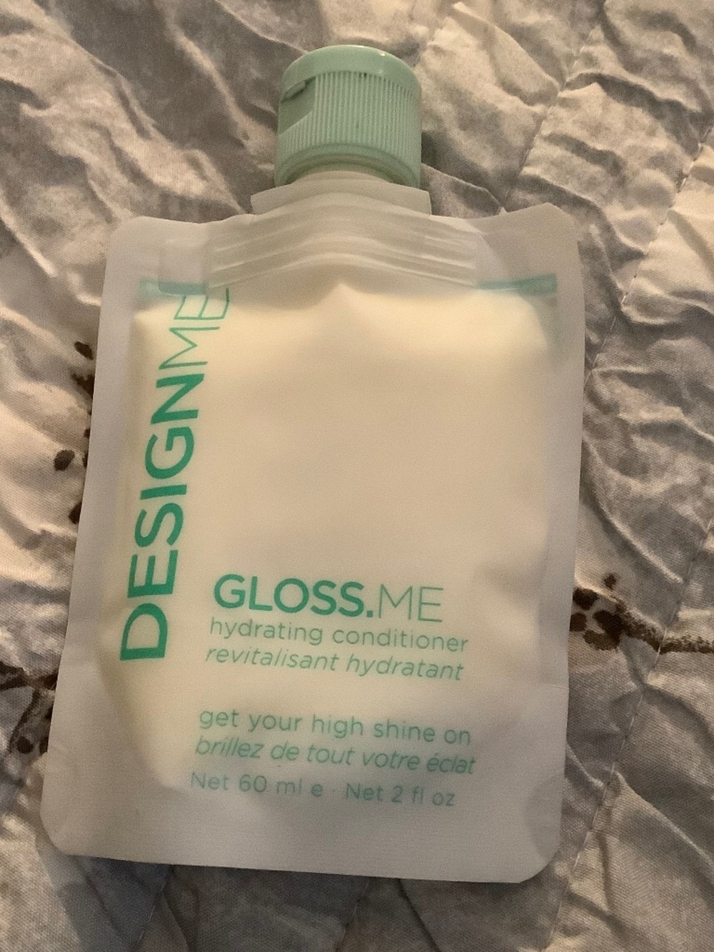 FREE with purchase DesignMe GlossMe Hydrating Conditioner 60ml